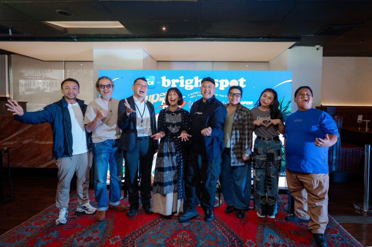 Dengan lebih dari 220 brand terkurasi dan target 100.000 pengunjung, Brightspot SuperMRKT 2025 menjadi perayaan kreativitas Indonesia. Setiap lorong adalah tempat lahirnya ide baru, inspirasi segar, dan semangat anak muda Jakarta.