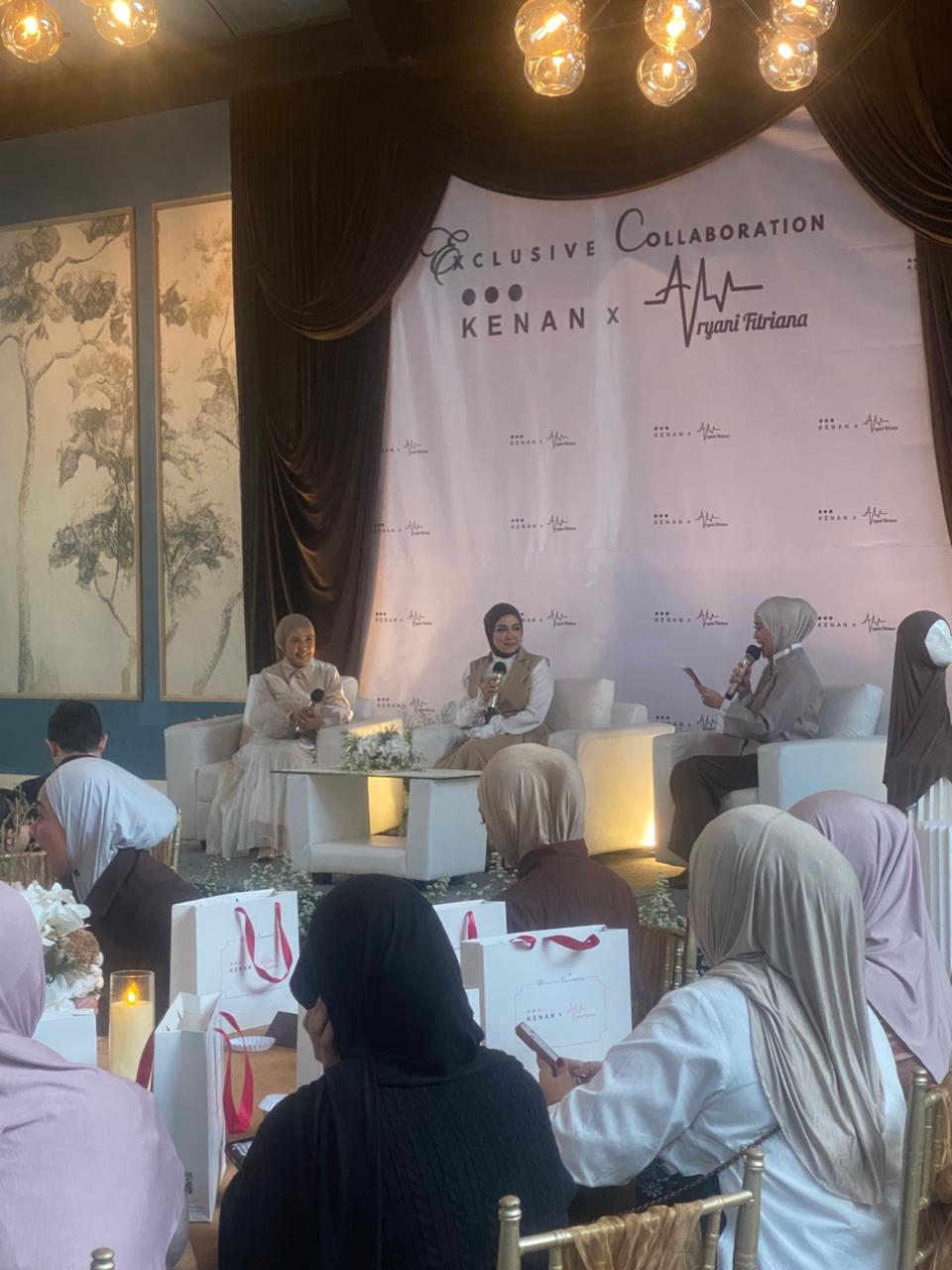 Bagi Kenan Hijab, kolaborasi ini bukan hanya memperluas lini bisnis, tetapi juga mempertegas identitas brand yang mengedepankan cerita dan kedekatan emosional dengan konsumen. Melalui konsep acara yang eksklusif dan intim, Kenan x Aryani menghadirkan standar baru kolaborasi brand lokal—bahwa sinergi, nilai, dan makna adalah kunci untuk terus bertumbuh di tengah ketatnya industri mode.