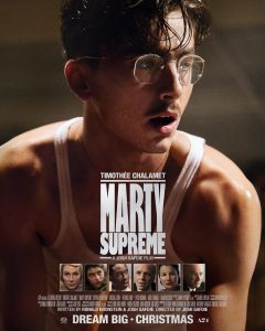 Marty Supreme adalah film karakter-drama berintensitas tinggi yang mengangkat perjalanan hidup sosok protagonis eksentrik, diperankan oleh Timothée Chalamet sebagai Marty Mauser. Disutradarai oleh Josh Safdie, film ini dikenal dengan gaya penceritaan yang intens dan karakter yang kuat, mendapatkan nominasi penting termasuk Best Picture, dan menjadi favorit di berbagai ajang penghargaan.