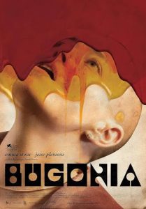 Bugonia adalah film drama satir yang masuk dalam nominasi Best Picture Oscar 2026, dikenal karena narasi uniknya tentang perubahan sosial dan personal. Film ini menggabungkan karakter-karakter kompleks yang diperankan oleh deretan aktor berbakat termasuk Emma Stone di peran utama, dan disutradarai oleh pembuat film visioner yang menulis skenario adaptasinya sendiri. Film ini berhasil menarik perhatian di berbagai nominasi teknis Oscar karena kekuatan cerita dan visualnya. 