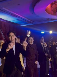 Lebih dari sekadar perayaan ulang tahun, penampilan Maia Estianty di usia 50 tahun menjadi sumber inspirasi bagi banyak perempuan. Ia membuktikan bahwa bertambahnya usia bukan penghalang untuk tetap tampil fashionable, percaya diri, dan menikmati setiap fase kehidupan dengan penuh pesona dan elegansi.