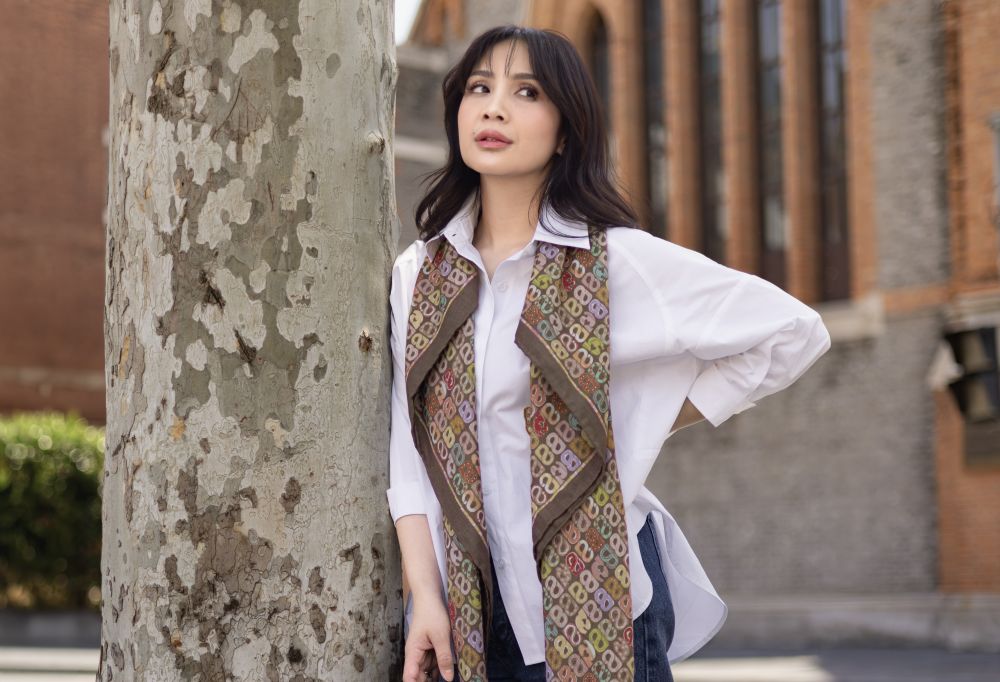 Buttonscarves x Nagita Slavina