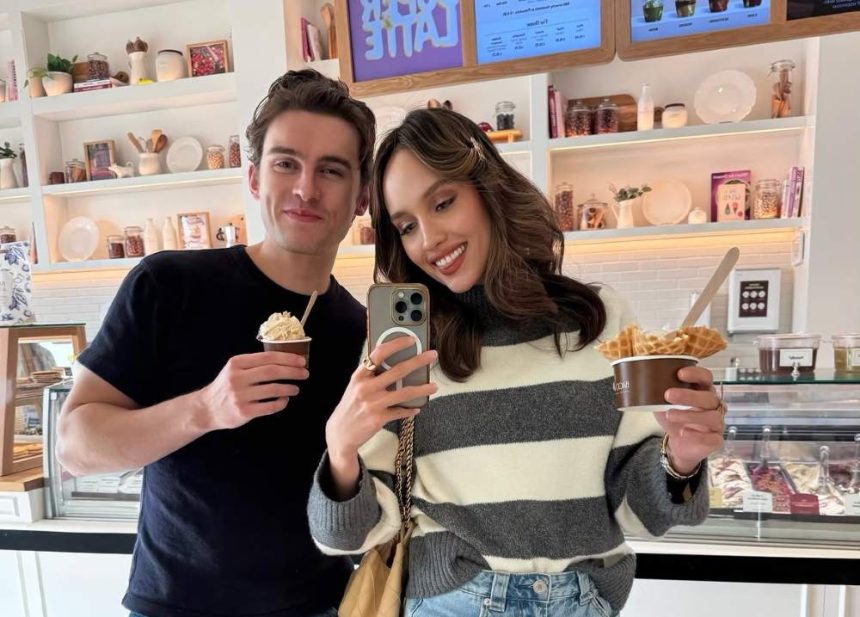 Bintang utama Obsession, Michael Johnston ternyata sahabat Cinta Laura
