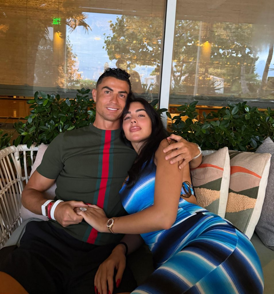 Cristiano Ronaldo Resmi Menikahi Georgina Rodriguez Usai 10 Tahun Bersama