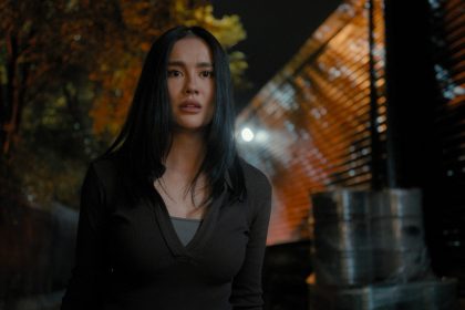 Agnez Mo membawa sisi berbeda dalam debutnya di produksi Hollywood lewat perannya sebagai Lila Hoth di Reacher Season 4. Serial ini resmi hadir di Prime Video pada 12 Agustus 2026 dan menjadi salah satu langkah besar Agnez di dunia akting internasional.
