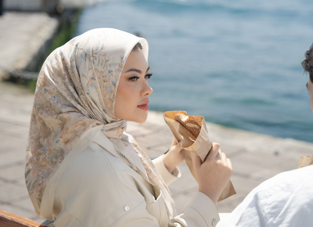 Buttonscarves introduces the Istanbul Series, a scarf collection inspired by the beauty and artistry of Istanbul