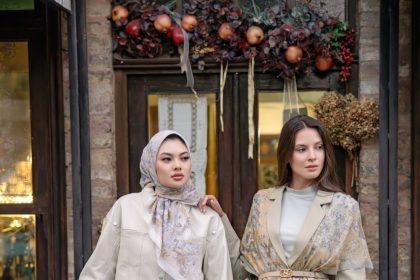 Buttonscarves