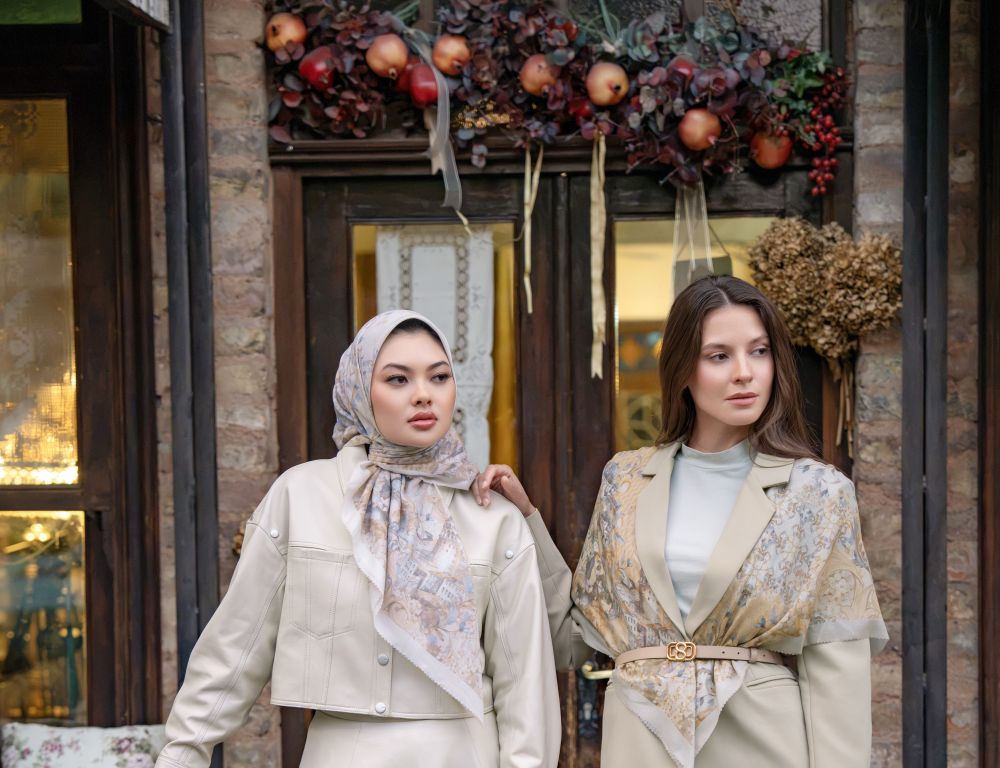 Buttonscarves