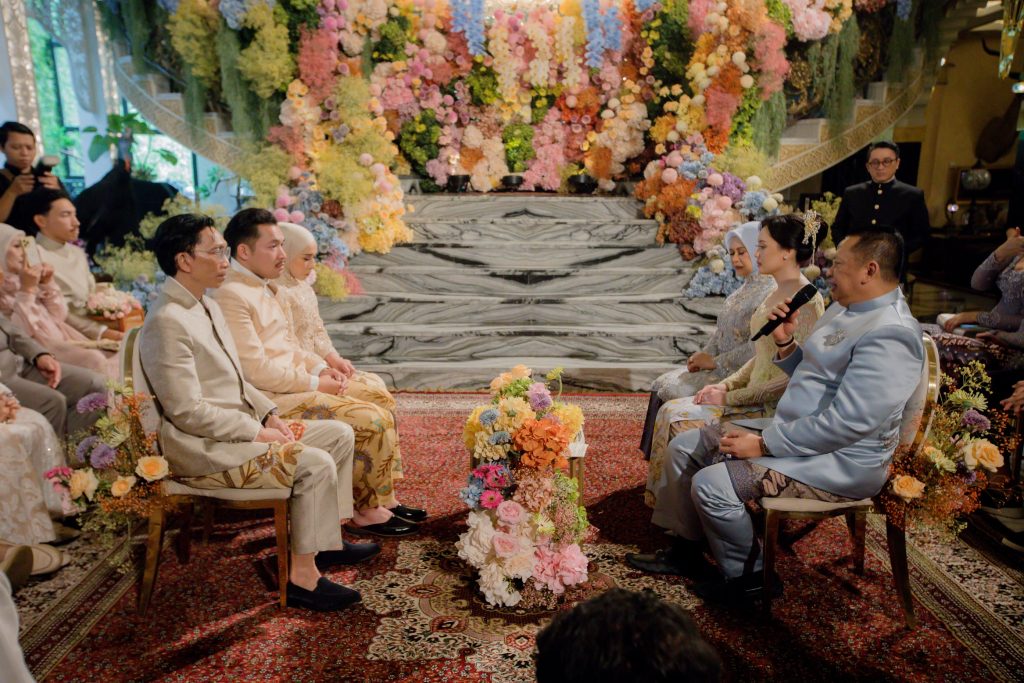 Dalam video yang dibagikannya kepada publik, Melly Goeslaw menyampaikan rasa syukur karena sebagai orang tua, dirinya dan Anto Hoed telah sampai pada satu tahap penting dalam kehidupan putra mereka.