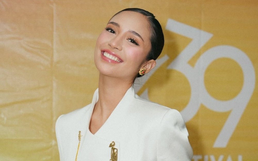 Asha Assuncao Tampil Gorgeous Kenakan Kebaya Karya Ayah Aqeela Calista