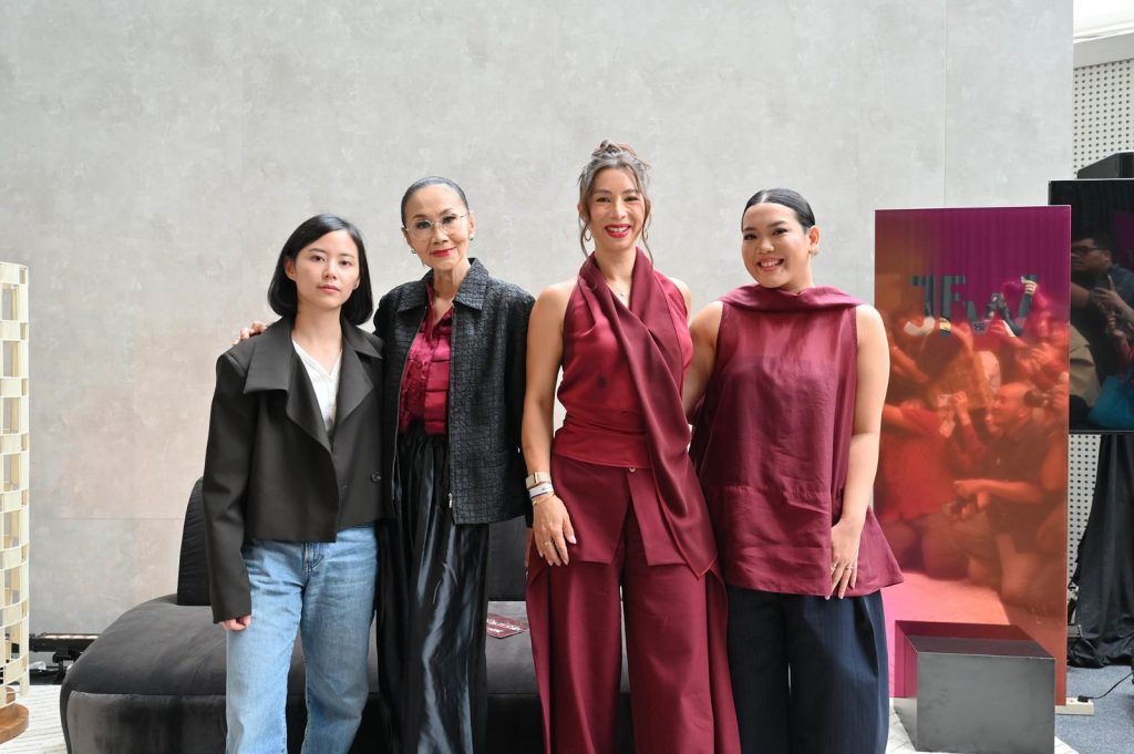 POND’S Age Miracle Runway